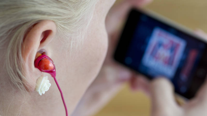 One in seven children has hearing damage