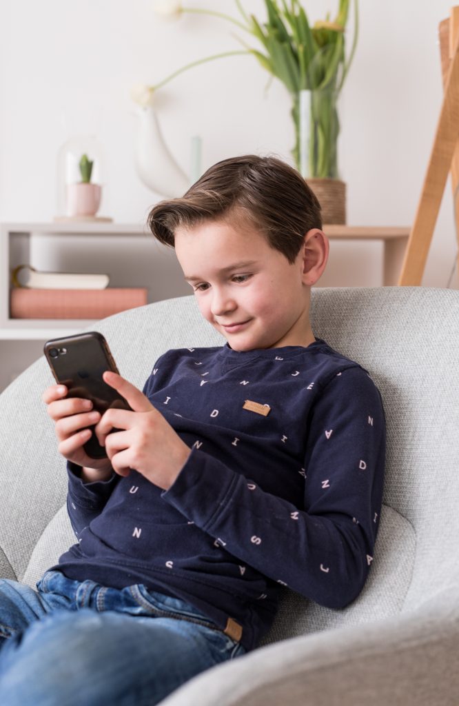 More short-sightedness among young people due to smartphones and tablets