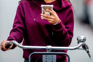 95-euro fine for texting while cycling